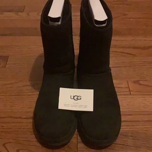Black Uggs mid size